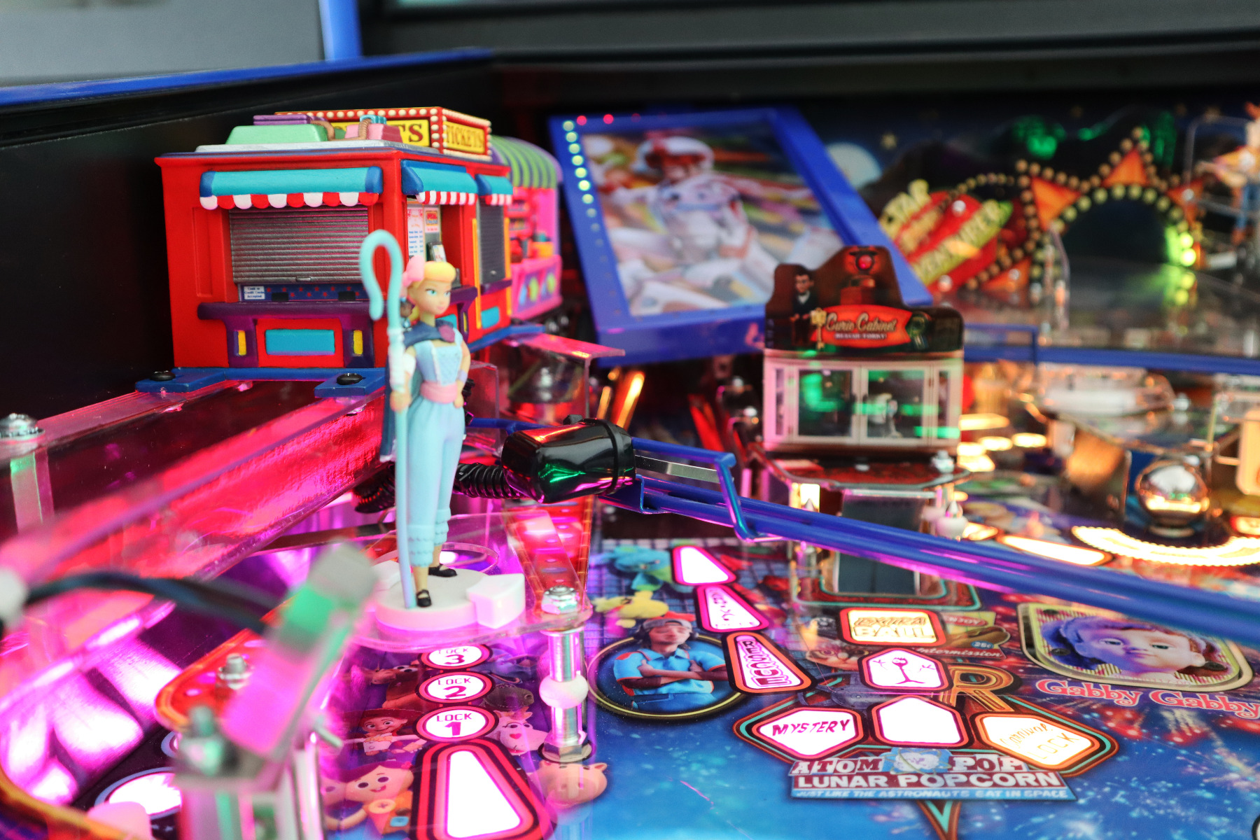 Toy Story 4 Sculpted interactive Carnival Booths DELUXE by The Art of Pinball - Image 3
