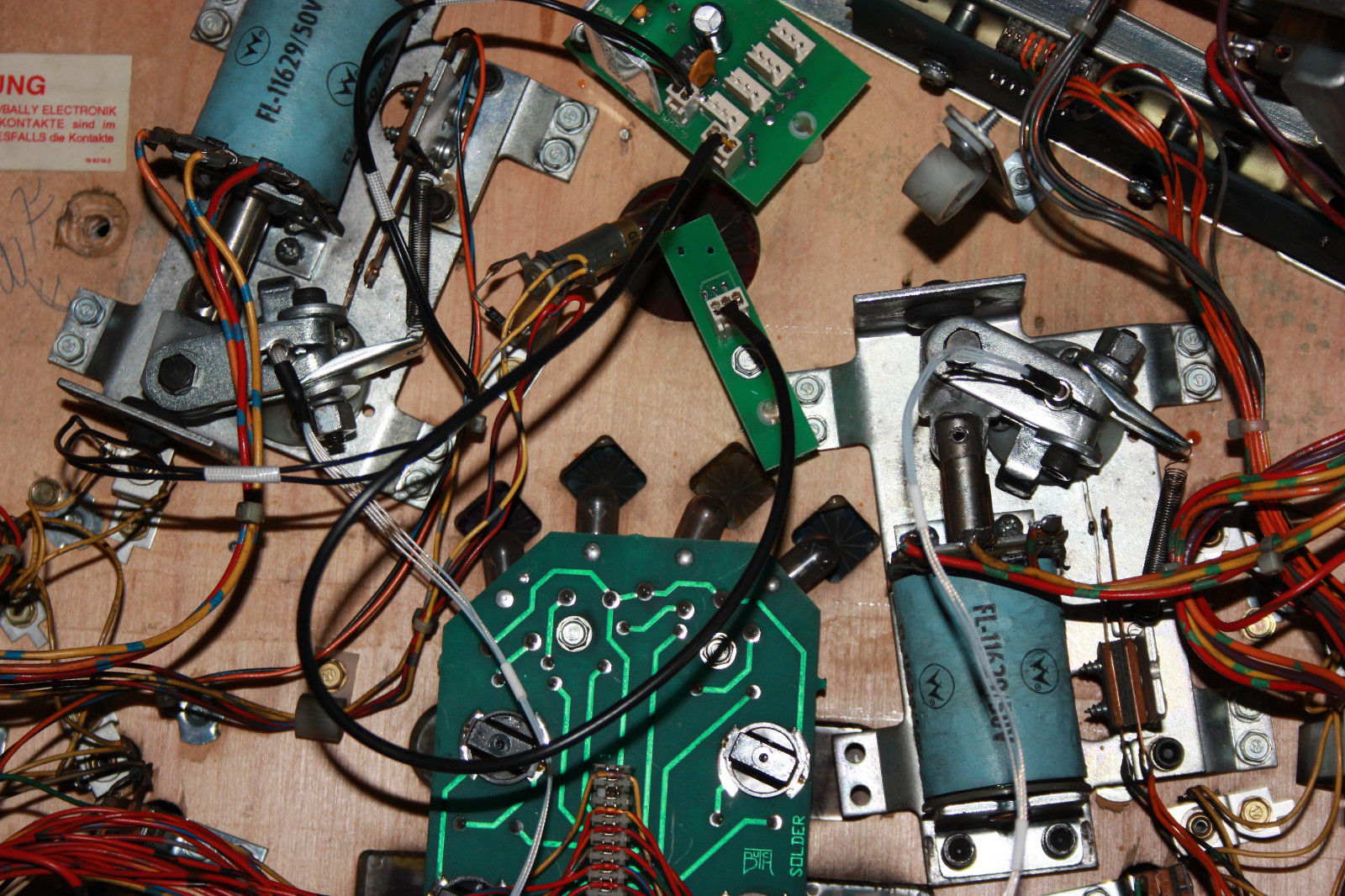 Illuminated Flipper Bats with Remote Control - Image 9