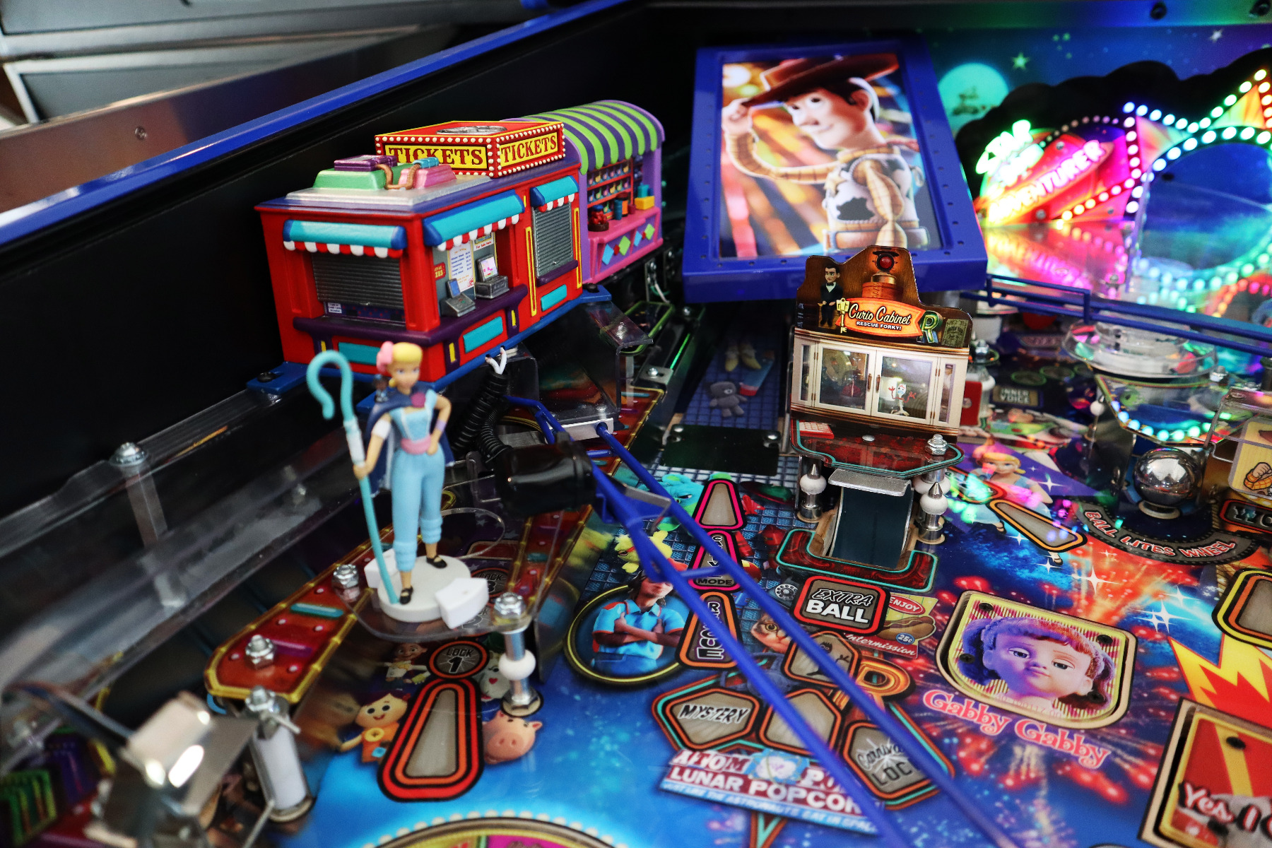 Toy Story 4 Sculpted interactive Carnival Booths DELUXE by The Art of Pinball - Image 2