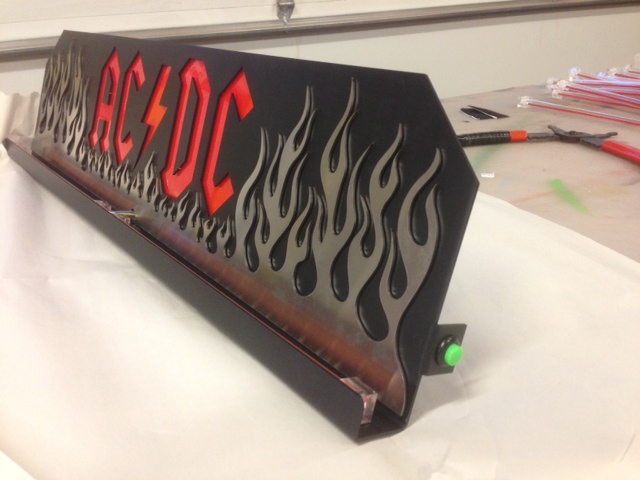 AC/DC RED Topper Stern - Image 2